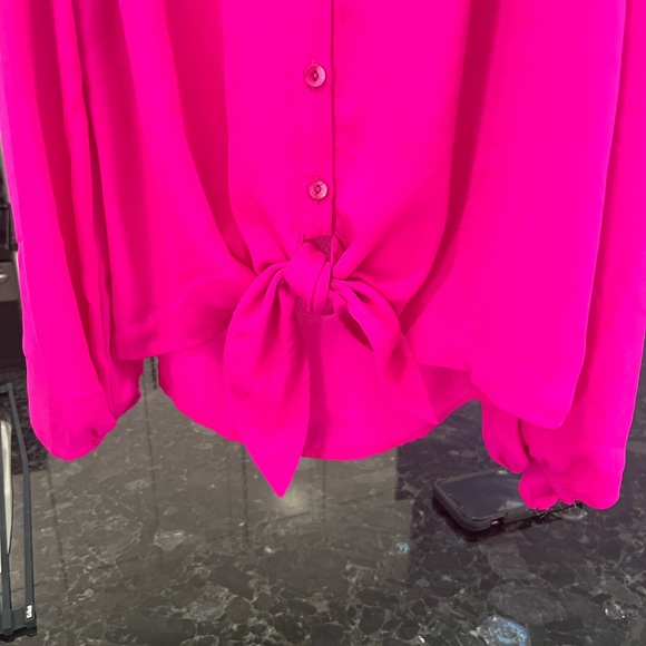 Long sleeve cold shoulder top - Picture 4 of 5